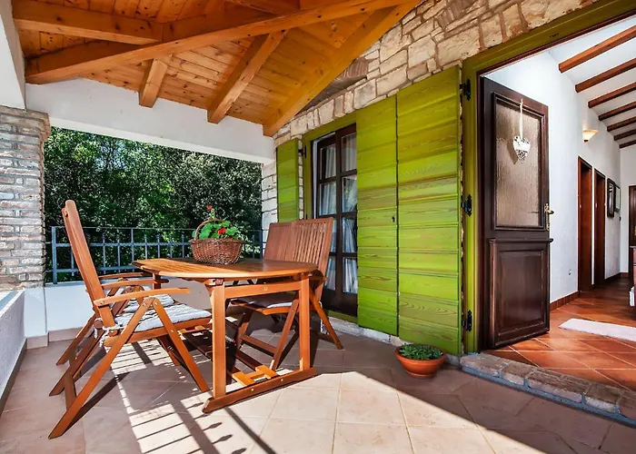 Antica * Ρόβινι